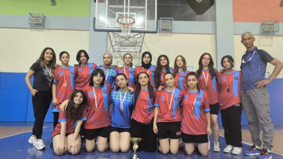 Kızlar Hentbol Turnuvası